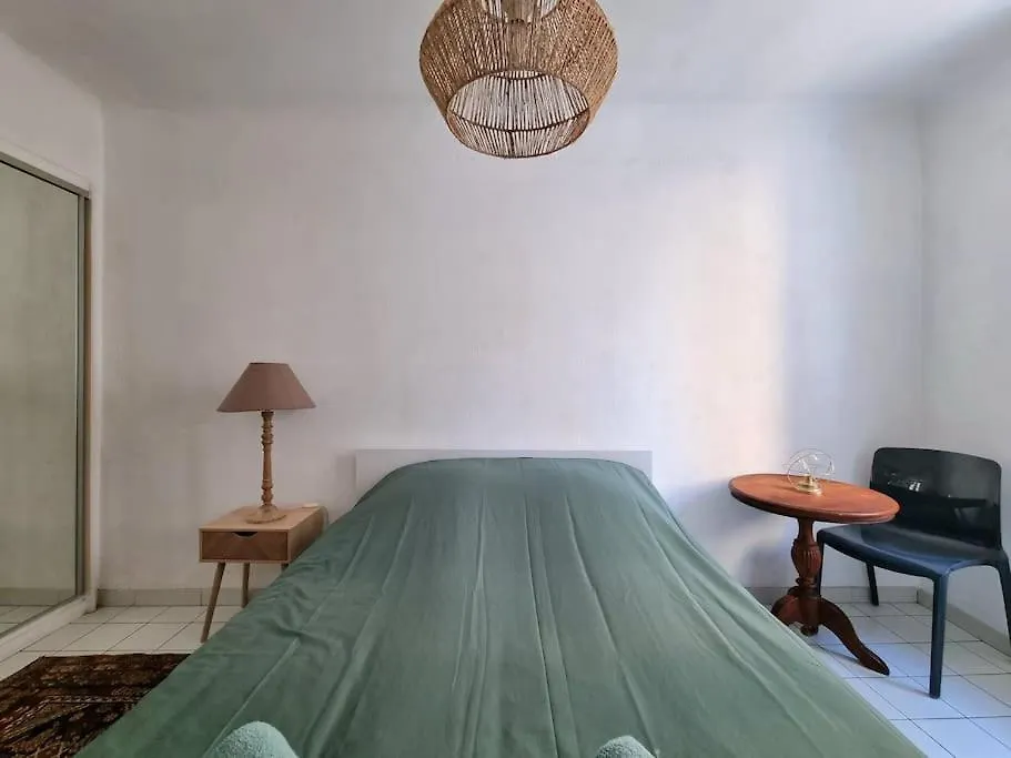 Appartement Centre Historique Ascenseur Rue Calme Aix-en-Provence Apartment